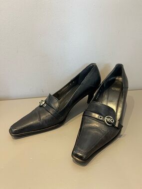 Stuart Weitzman kitten heel - Women size 9